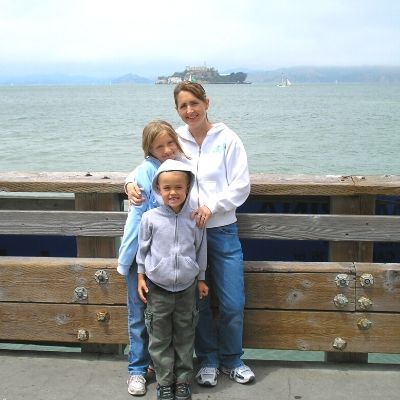 Mom-and-children-in-San-Francisco