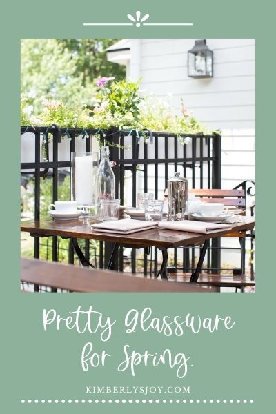 Beautiful-outside-dining-pretty-glassware-for-spring